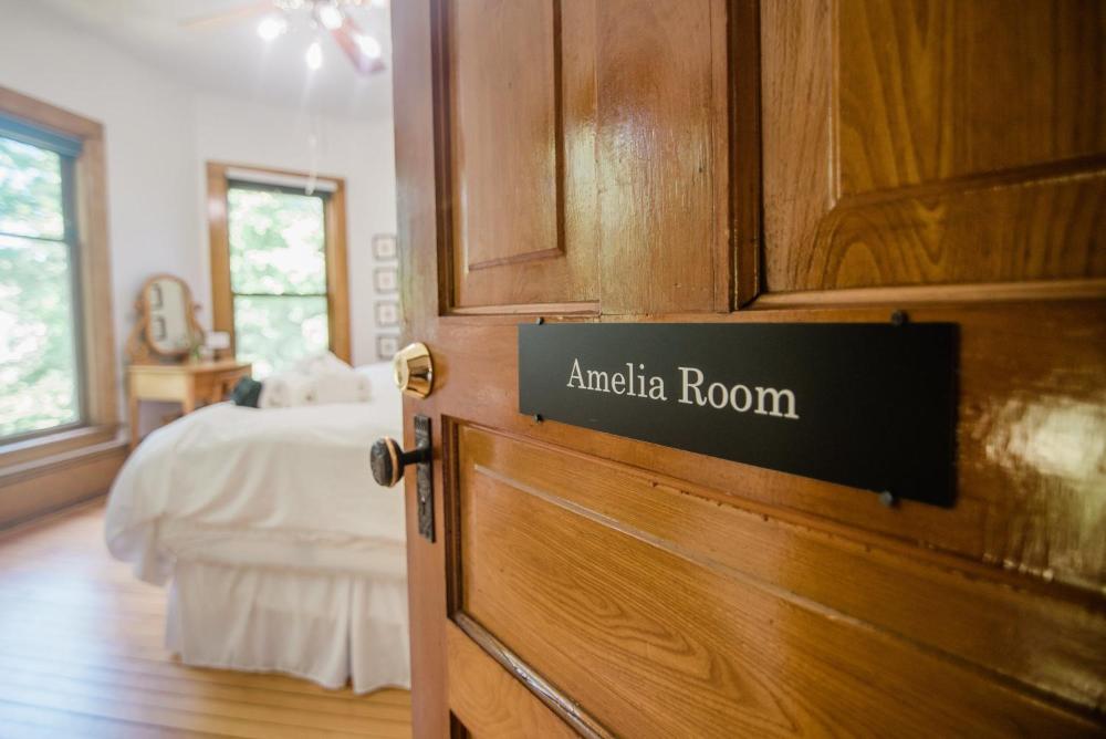 Amelia Room BW Boutique Hotel